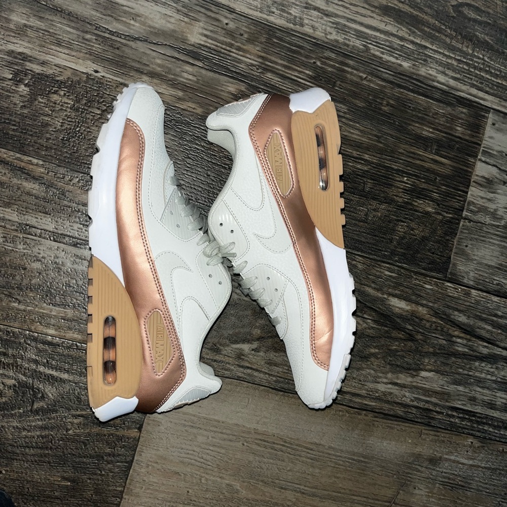Women’s Nike Air Max ‘90